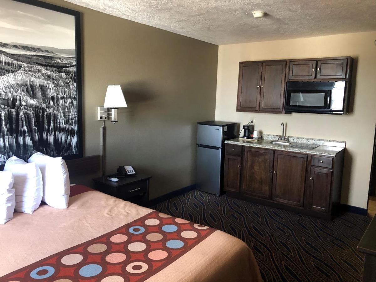 Super 8 By Wyndham Cedar City Exterior foto